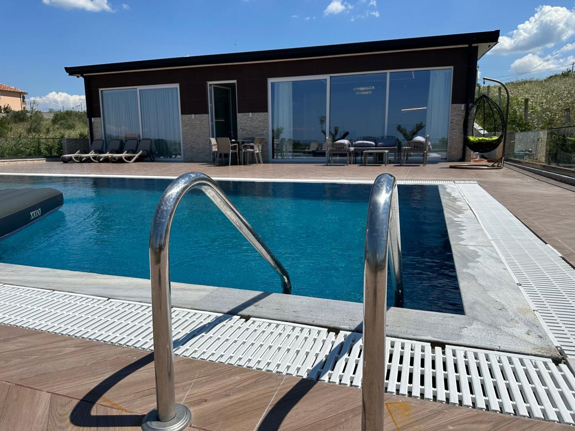 Top Villas Durres Exterior photo